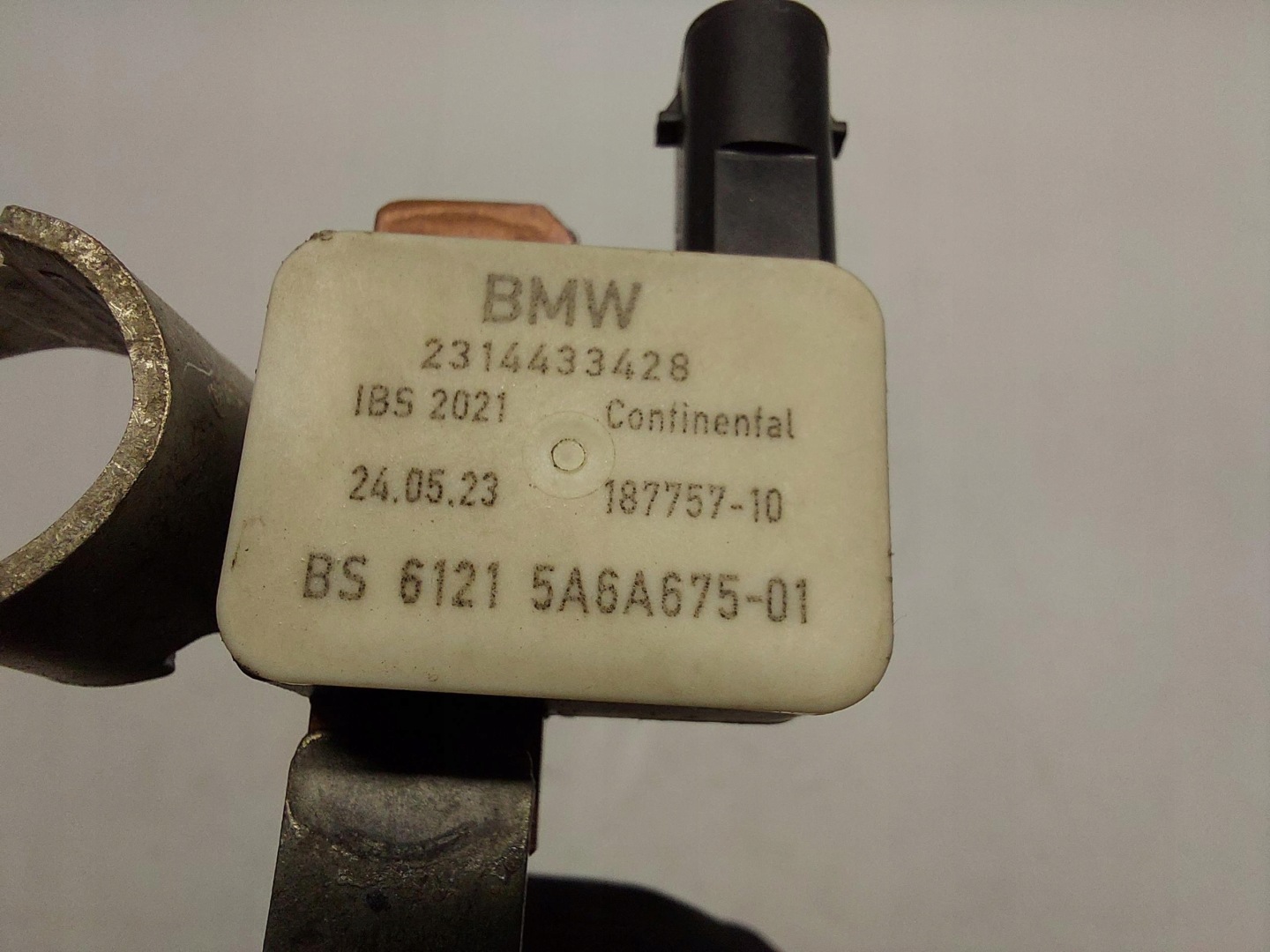 BMW iX1 X1 U11 terminal ujemna module 5A6A675