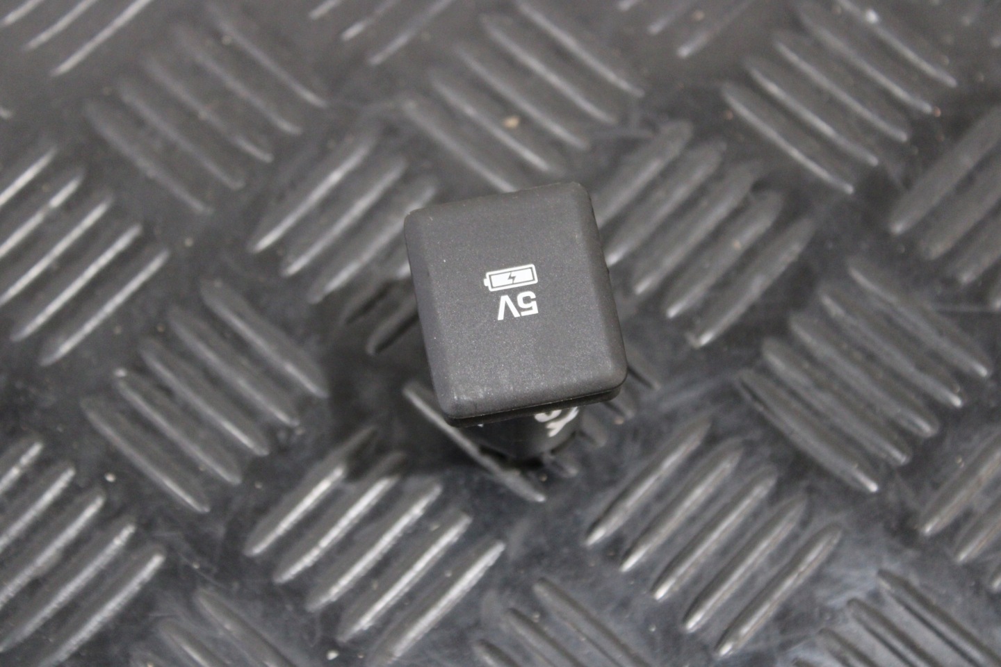 adattatore USB JPLA-19010-CA JAGUAR e-PACE X590 EV400