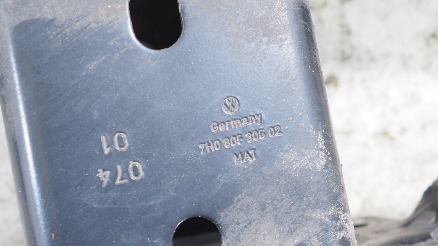 VW T5 bumper support rear part