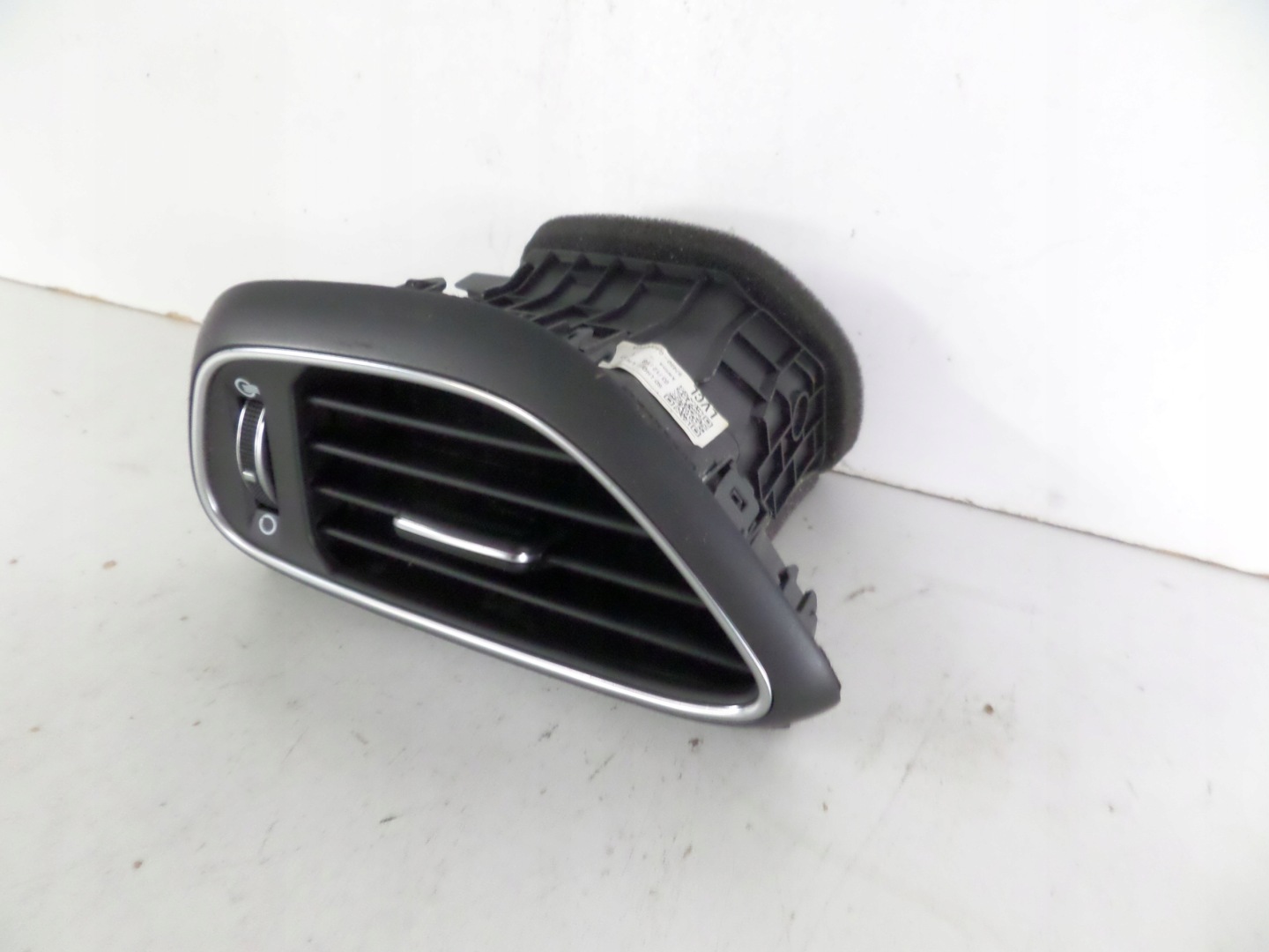 grid air conditioning devices left HYUNDAI I30 III 17