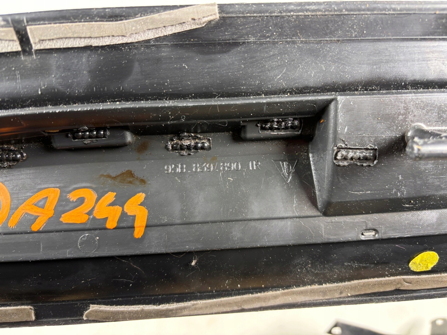 Porsche Macan moulding door right rear part 95B8398901R