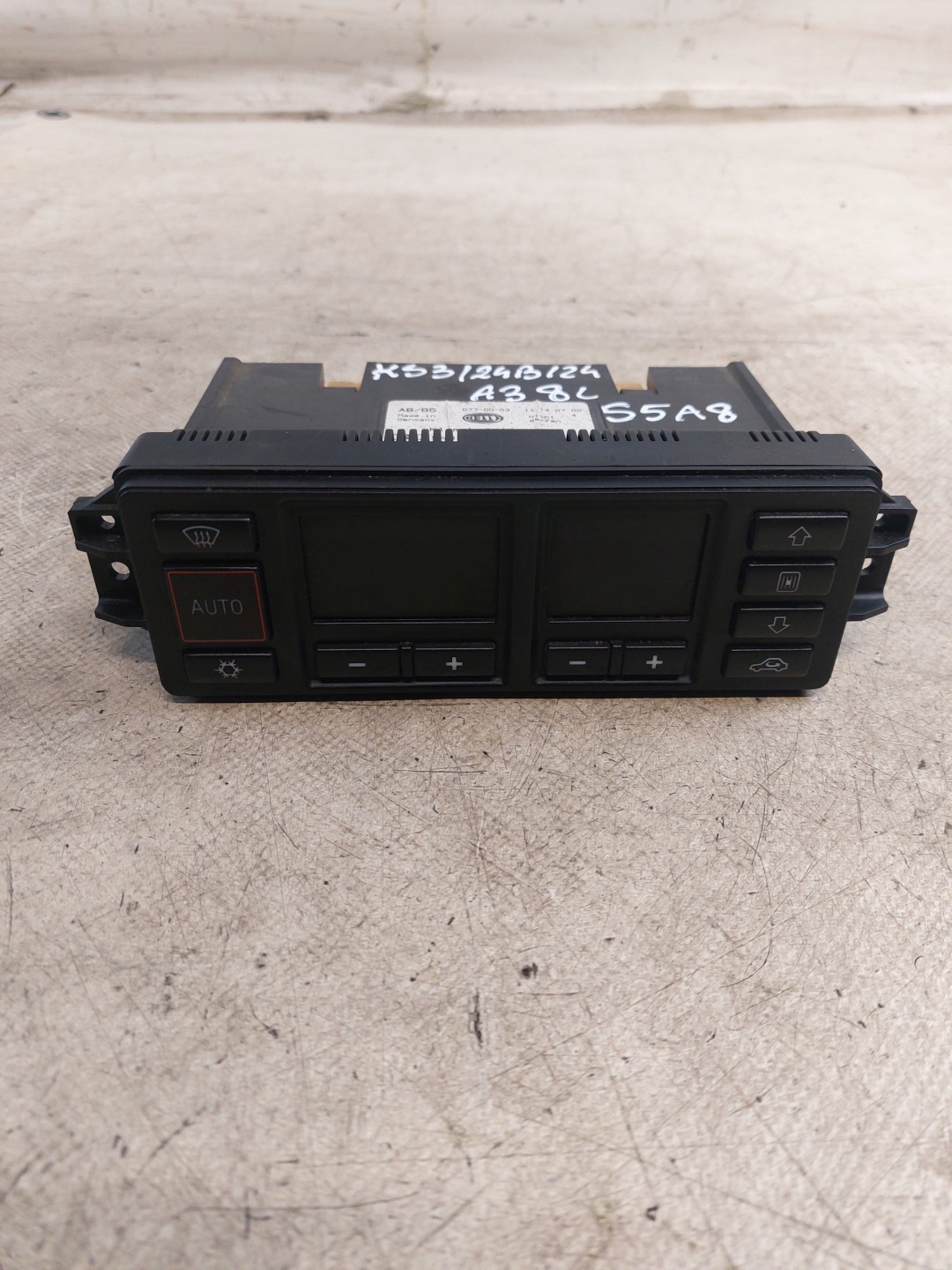 PANEL Bouches buses KLIMATRONIK AUDI A3 8L