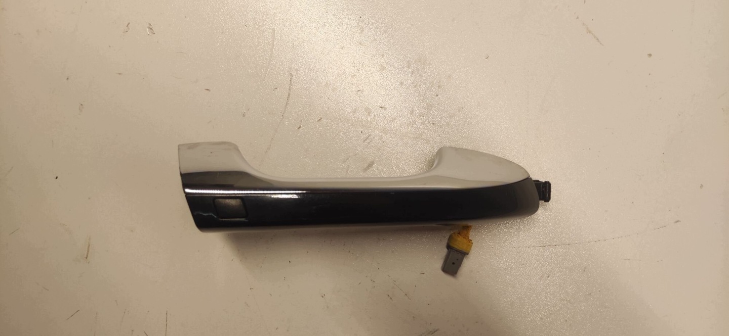 handle door right front KIA SPORTAGE IV colour 1K CHROM KEYLESS GO 15
