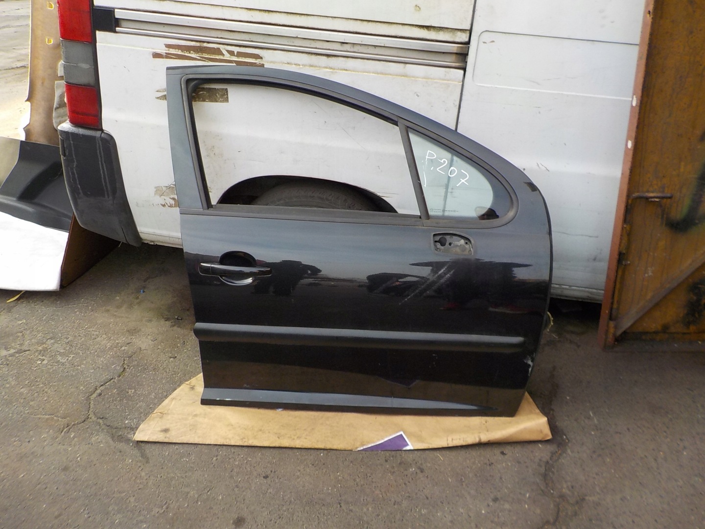 door right front peugeot 207 5D 2006r