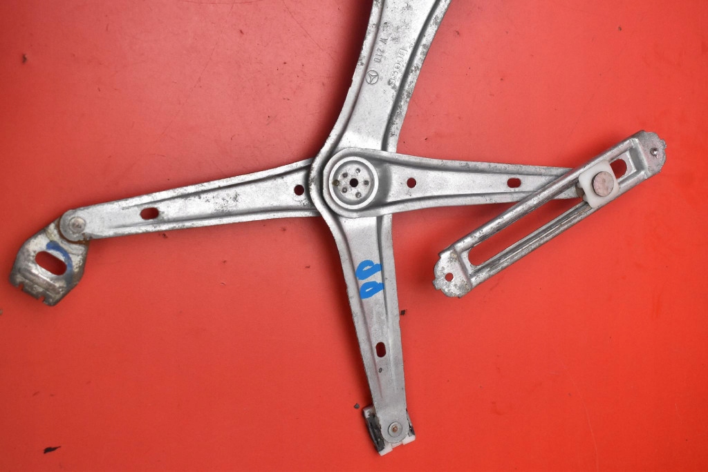 window regulator right front EU 0130821709 MERCEDES E-KLASA W210 KOMBI LIFT