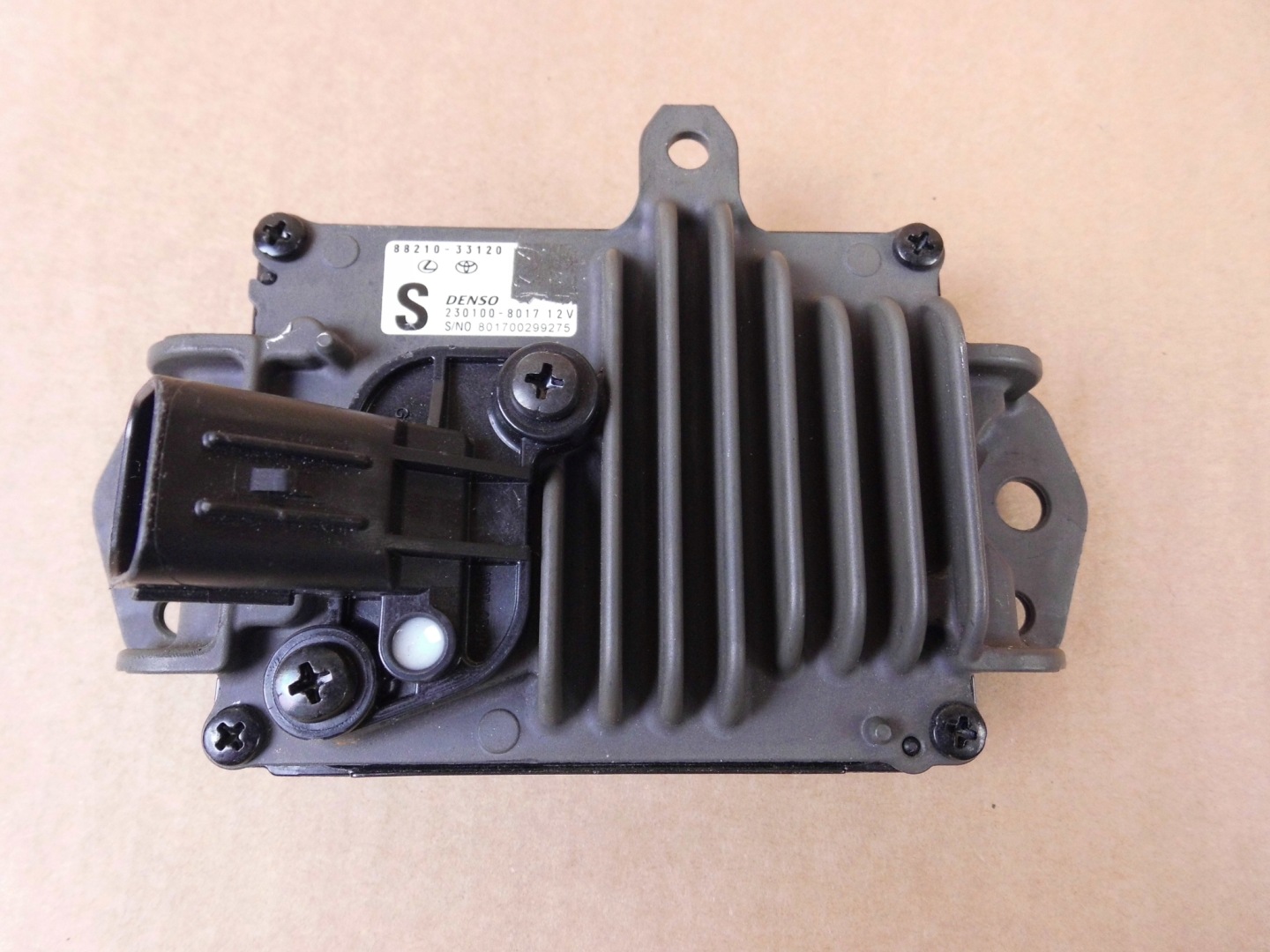 Toyota Lexus sensor odleglosci dystansu modulo distronic 8821033120 >
