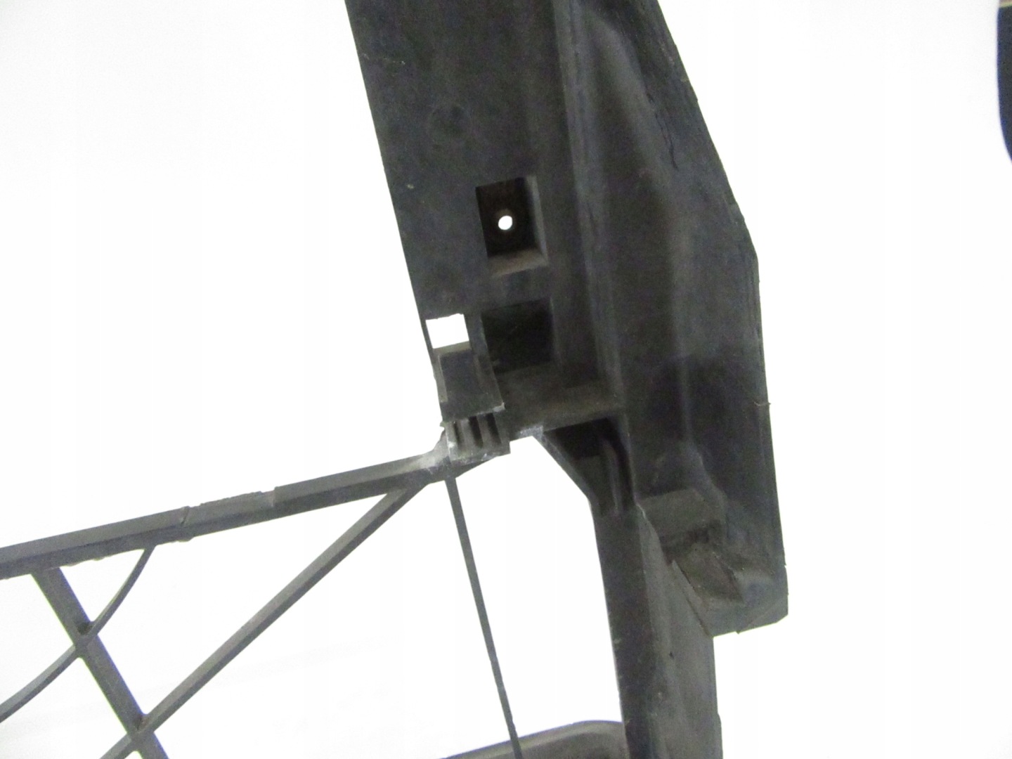 cover holder radiator frame BMW E53 X5 1439105