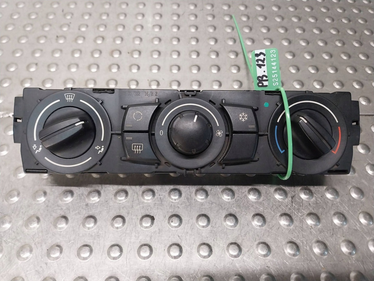 PANEL klímy klimatizácii elektrický 6960860 BMW E81 E82 E87 E88 E90 E91 E92