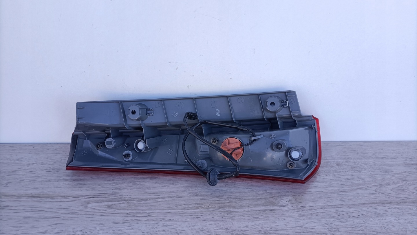 KIA CEED KOMBI 06-12 ROK right light rear part upper 92404-1H3 D587SS