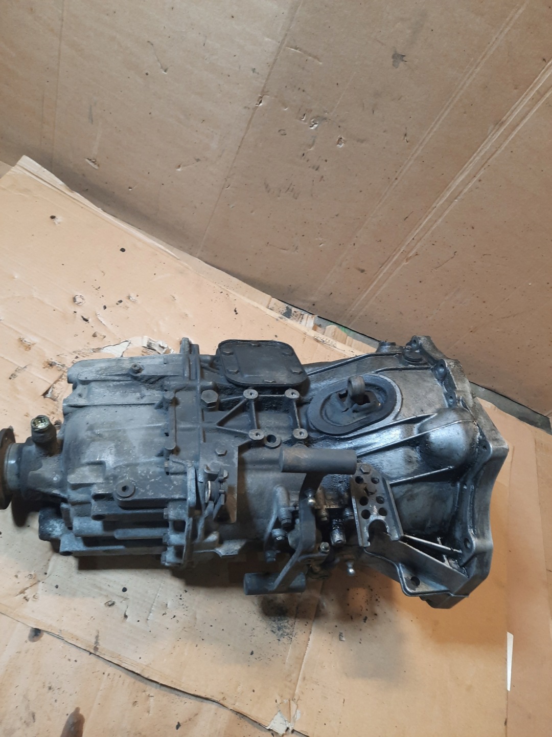 Getriebe BIEEGOW IVECO 2.8TD 92KW OE 1323050009