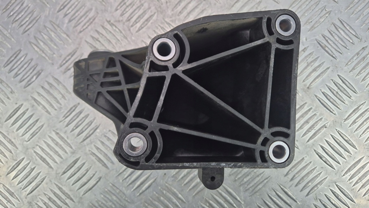 engine mount Mercedes ML350d W166 A6422236204 OM642.826