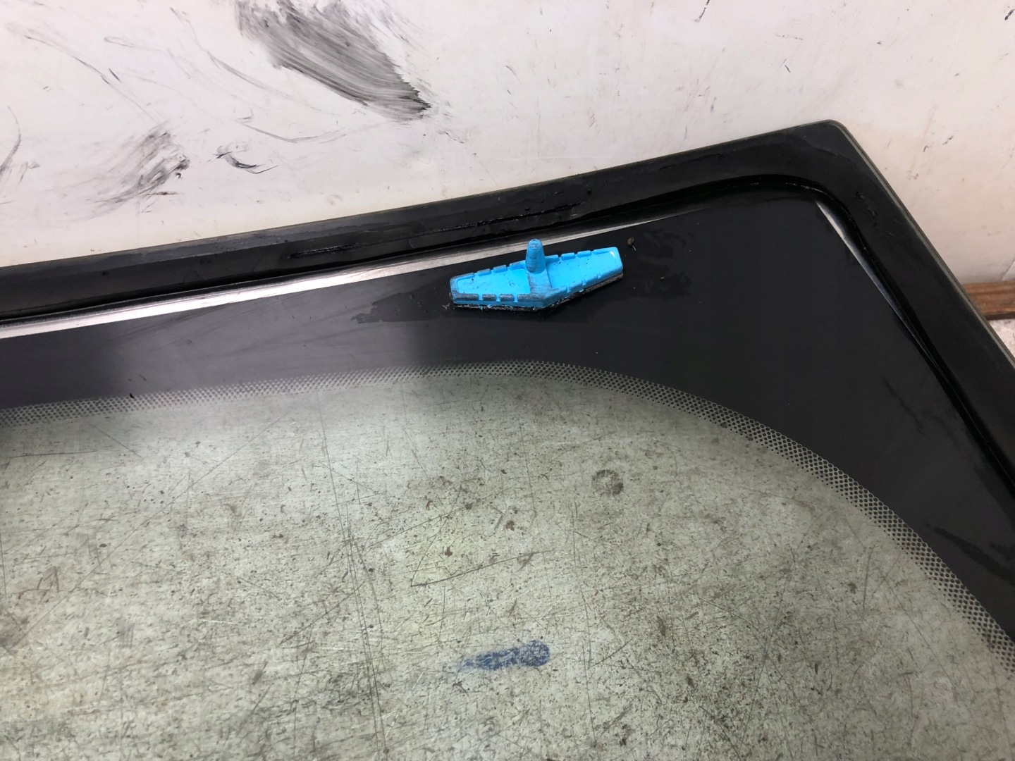 window front iron FORD MONDEO MK5 DS73-F03100-D