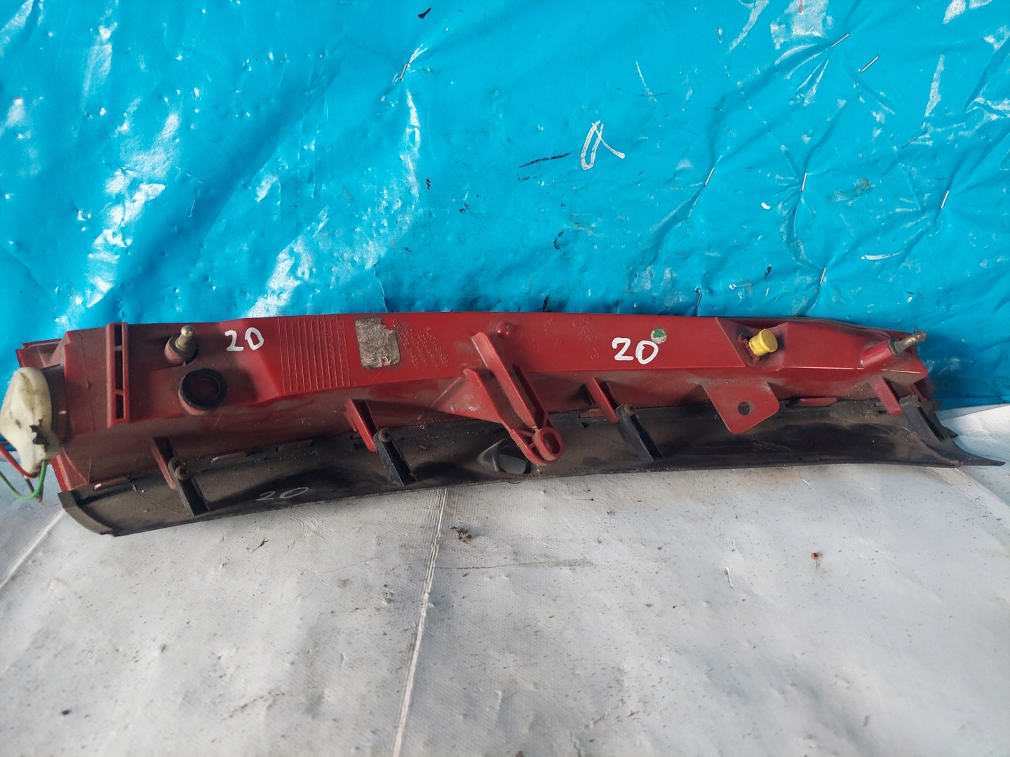 light CITROEN C5 and 2549 right rear part