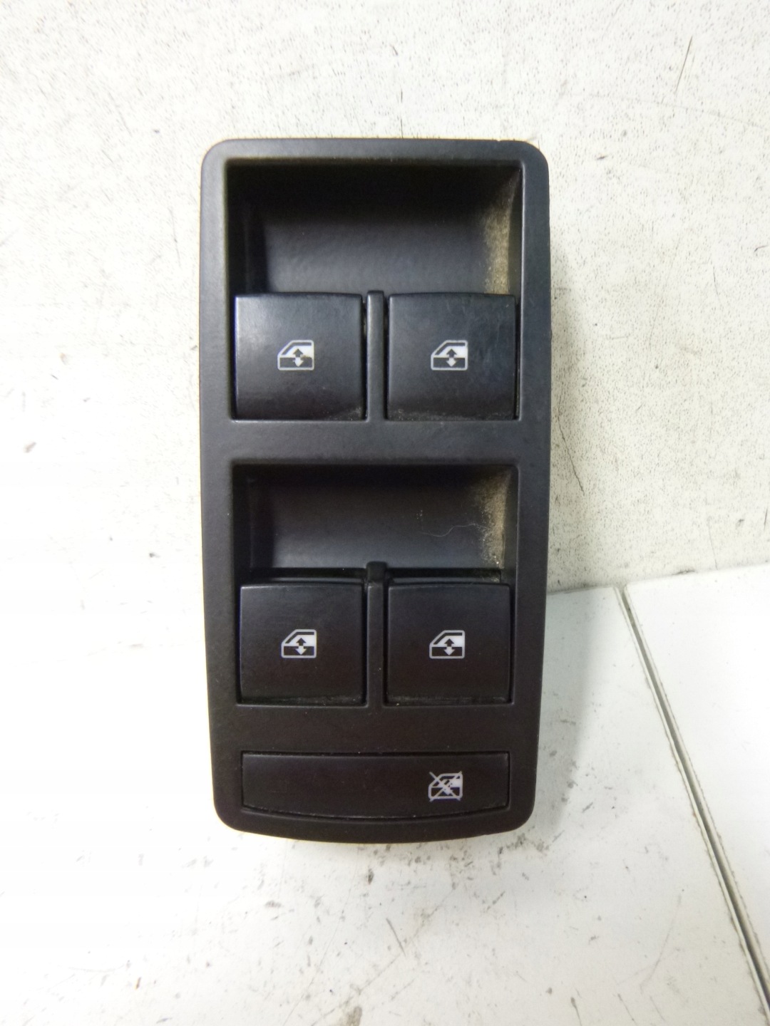 window control switch left front Opel Insignia A Astra J 13222224 2008 – 2017