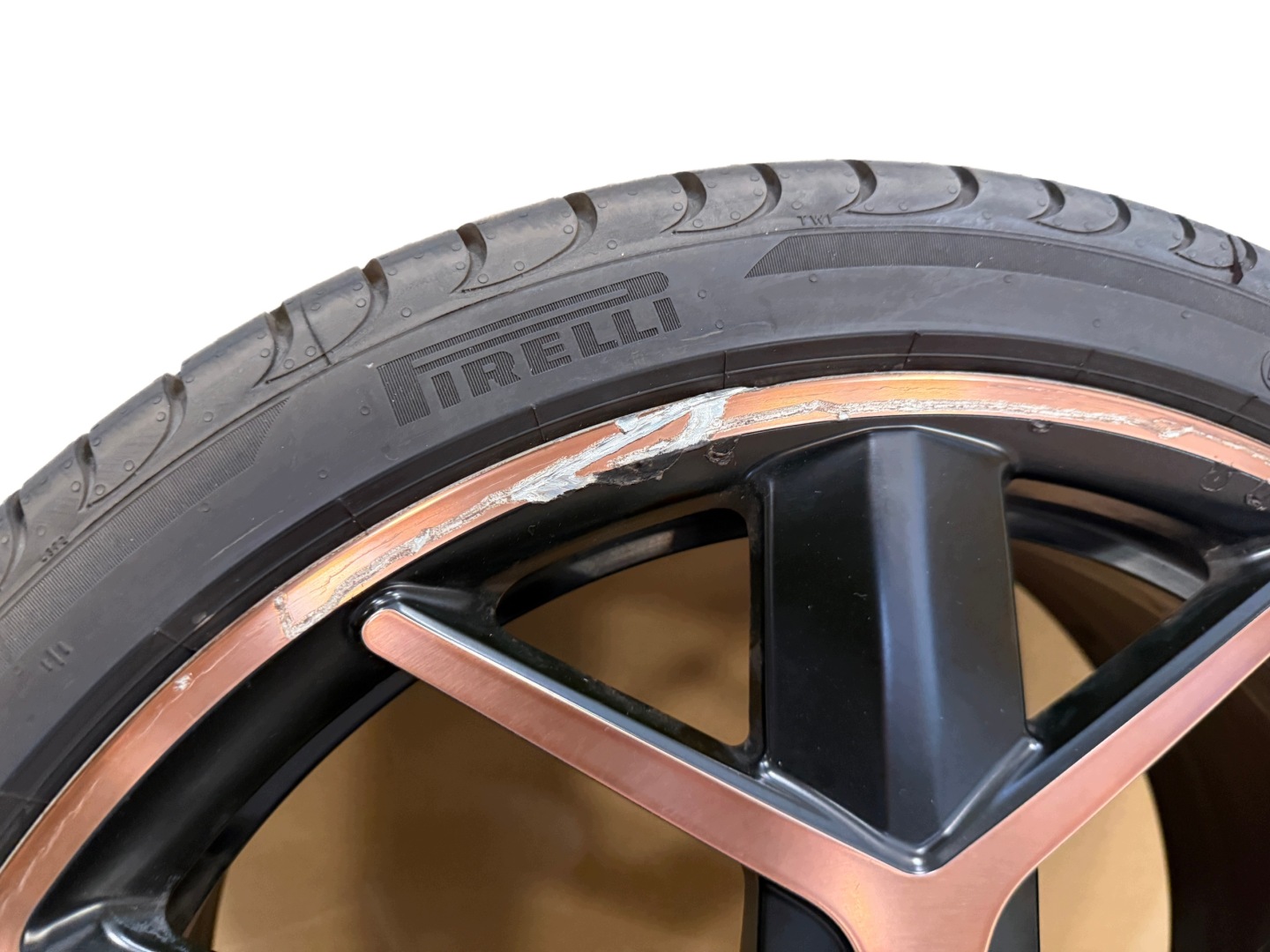 CUPRA LEON 5FA wheels discs 235/35R19 PIRELLI