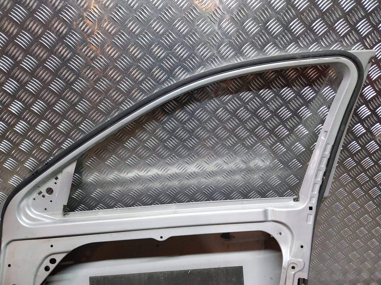 door front right MERCEDES C-KLASA W204 07
