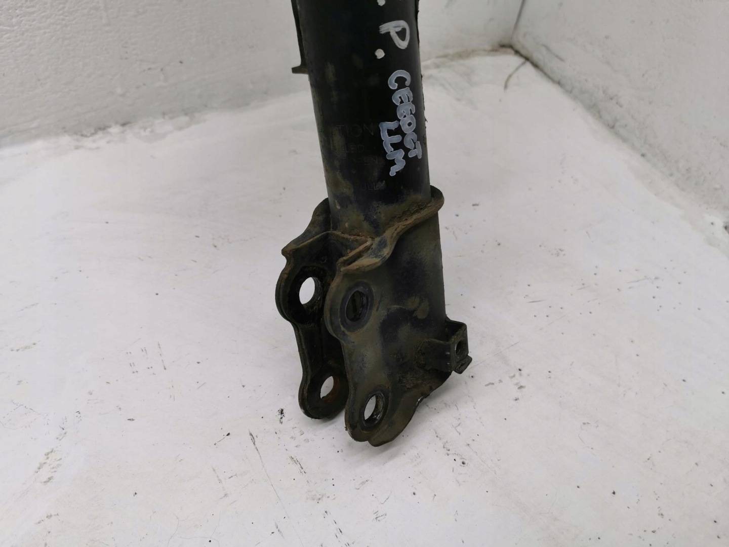 shock absorber right front KIA PROCEED II 1.6 GDI 135KM