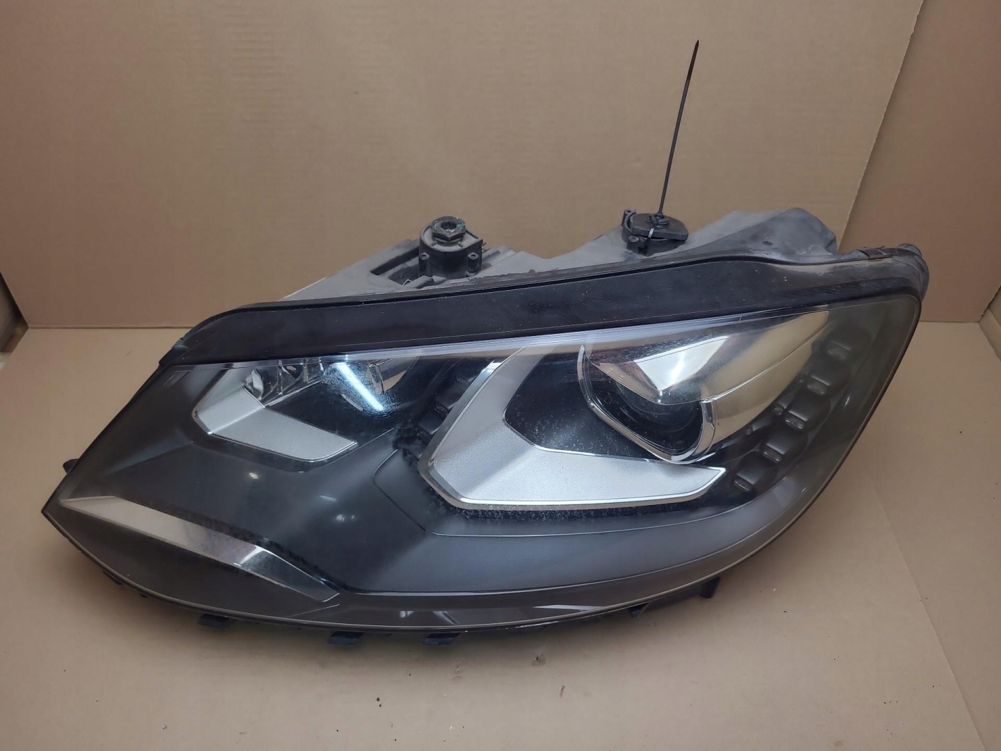 light front left side Volkswagen Sharan 2 2012 7N2941751A