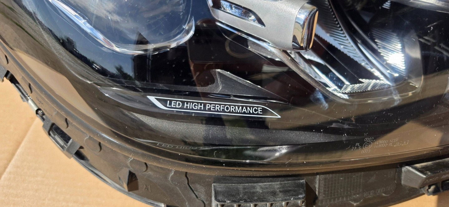 Mercedes C-kl w206 a206 LED High Performance light front right