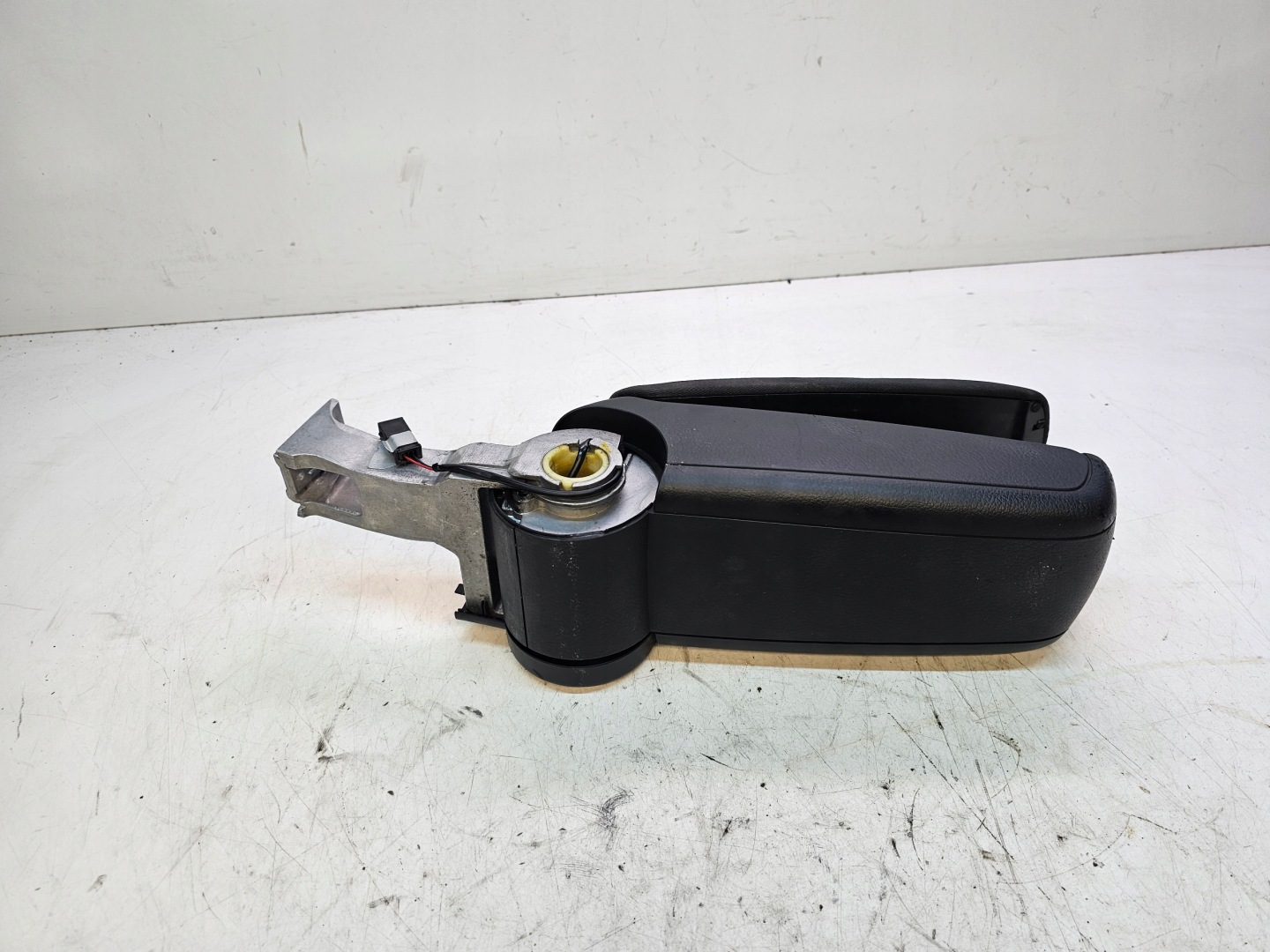 armrest front AUDI A4 B6 B7 WELUR 8E0864207D