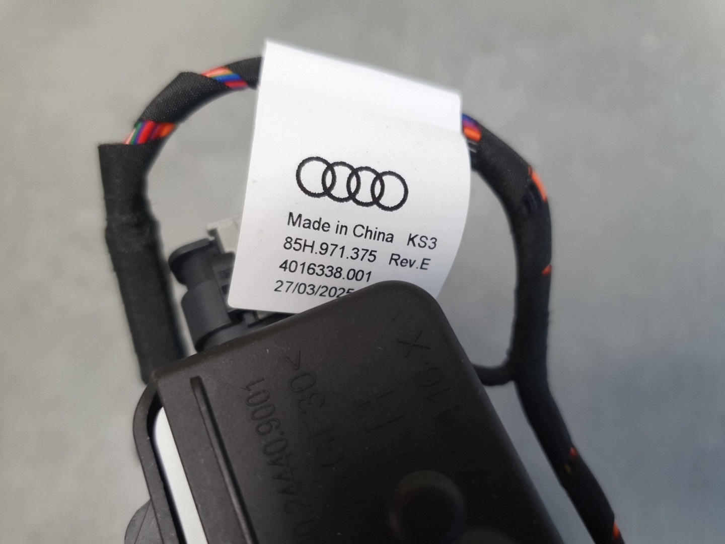 Audi Q6 e-tron dvířka gniazda nabíjení 85H810593B