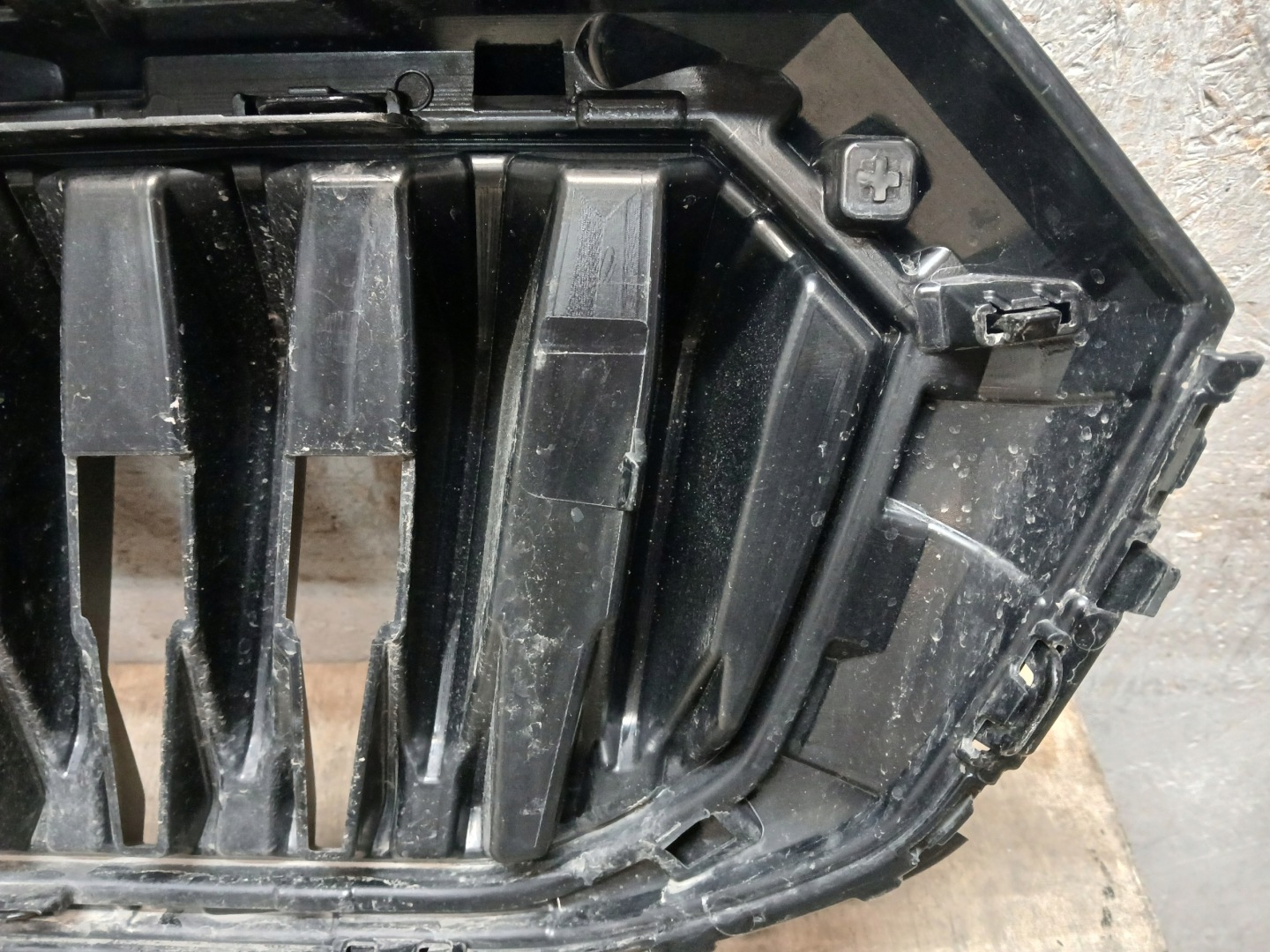 Grille RADAR SKODA SCALA LIFT 657 657853653B