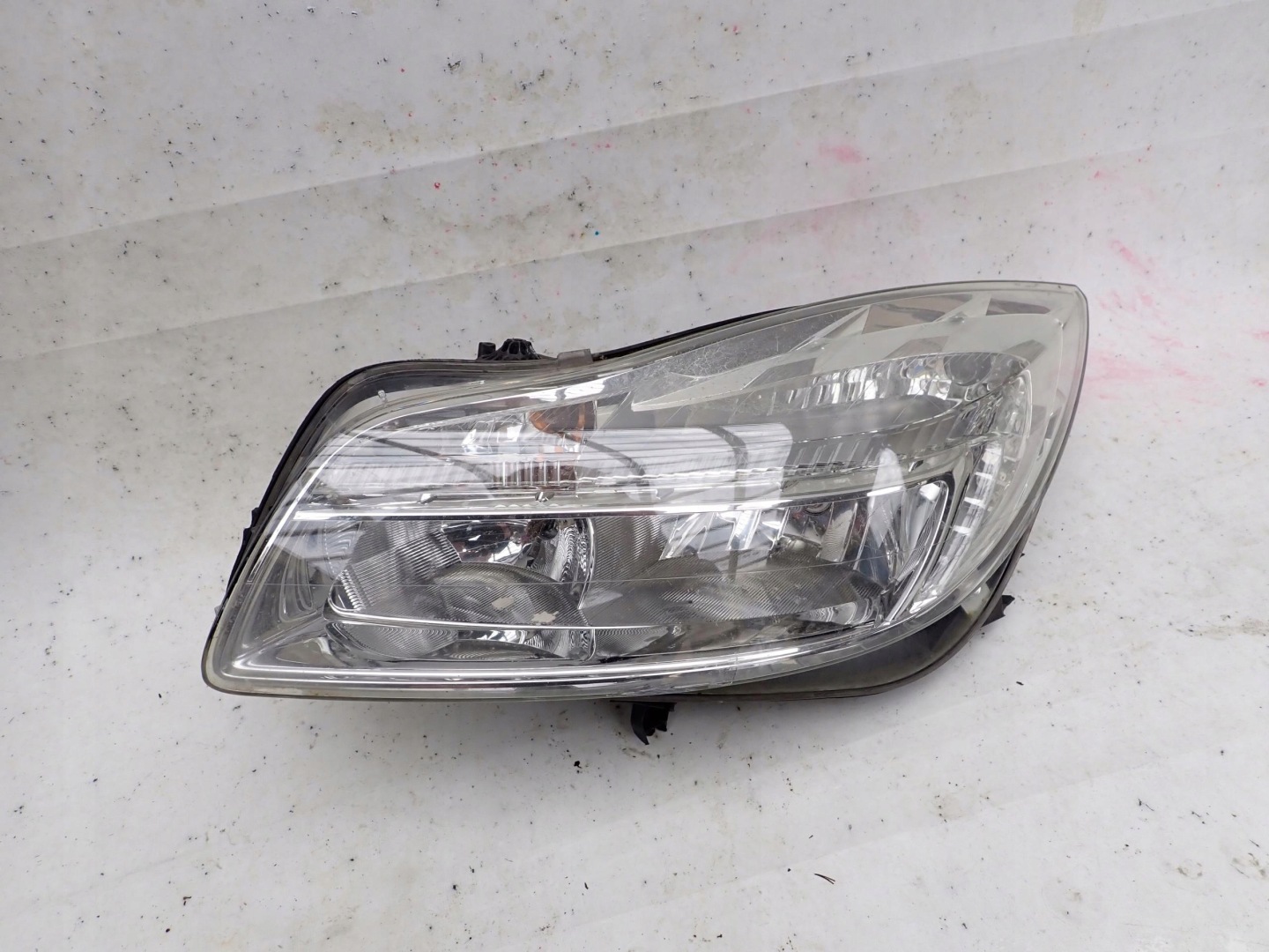 OPEL INSIGNIA A 08-13 light front front left