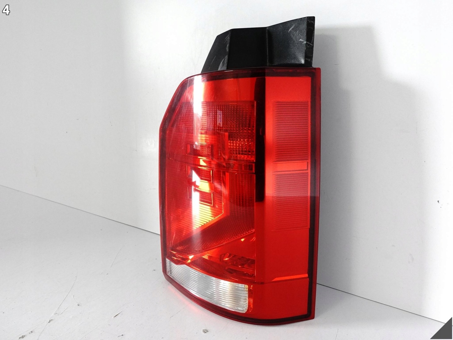 VW T6 TRANSPORTER MULTIVAN 7LA T6.1 LIFT 19-24 light LED right rear part EU