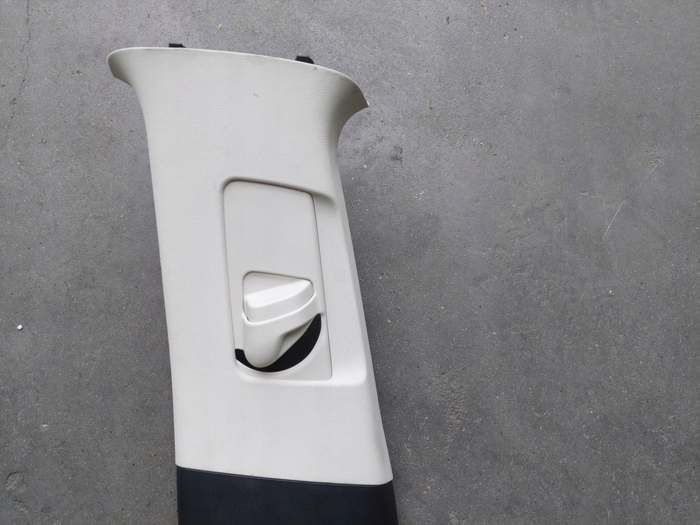 Blende Abdeckung SLUPKA B links LEXUS ES VII 7 300 H