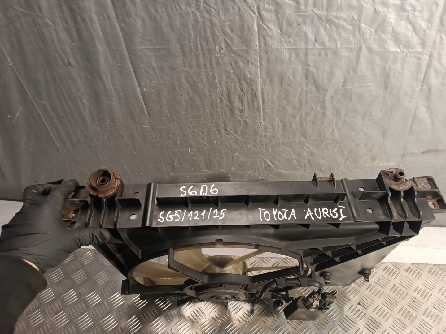 Ventola radiatore TOYOTA AURIS e 2007r 1.4D 89257 499300
