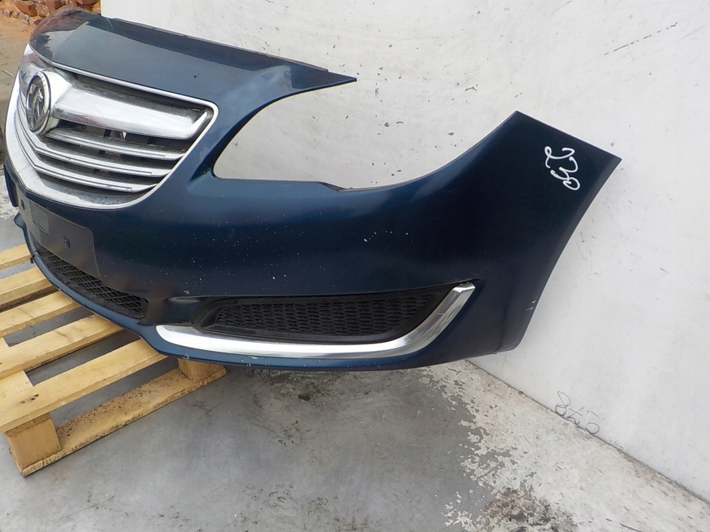230 OPEL INSIGNIA A LIFT below PDC bumper front front