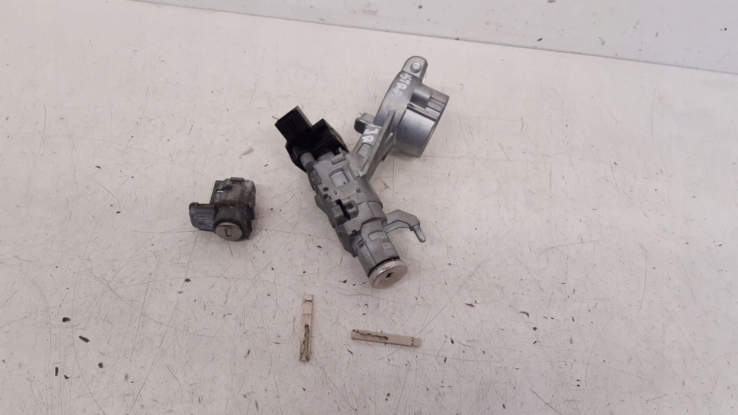 ignition lock cylinder key Opel Astra J 2,0 CDTI