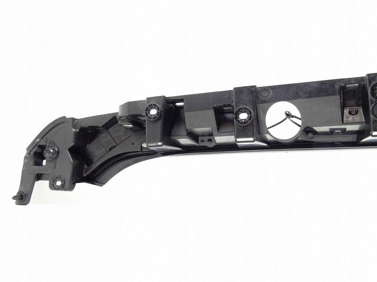 Support SPOILERA Arrière du capot LAND ROVER DEFENDER L663 L8B2-442A01-PIA