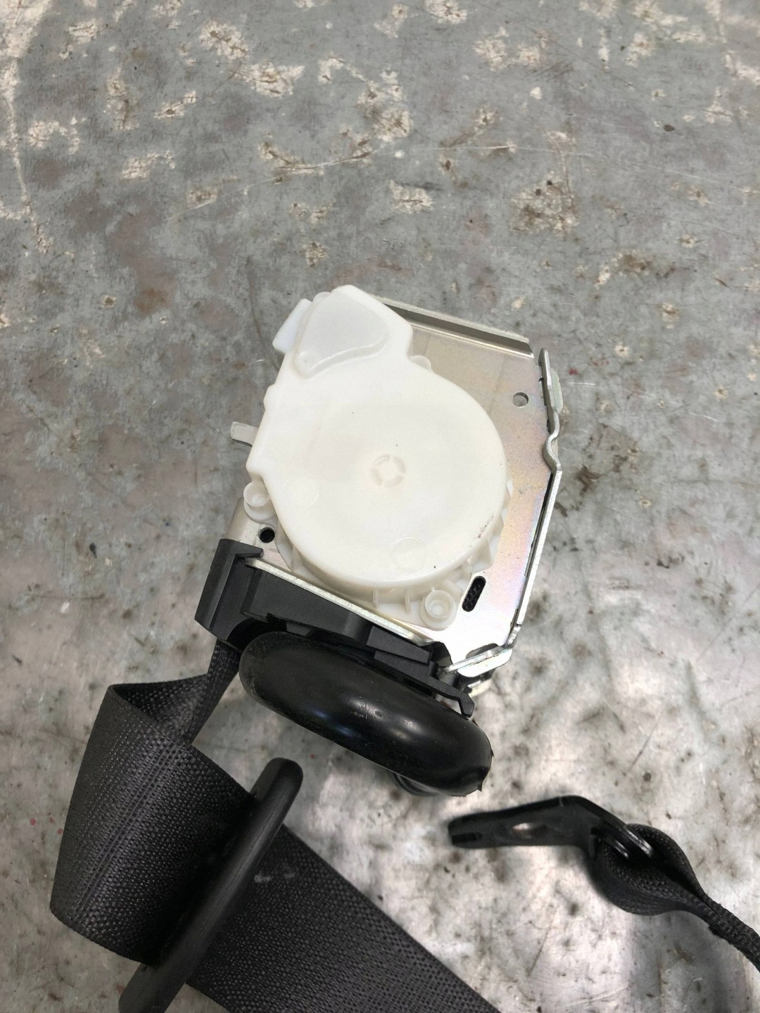 sicherheitsgurt links heck OPEL ASTRA K KOMBI 39043715