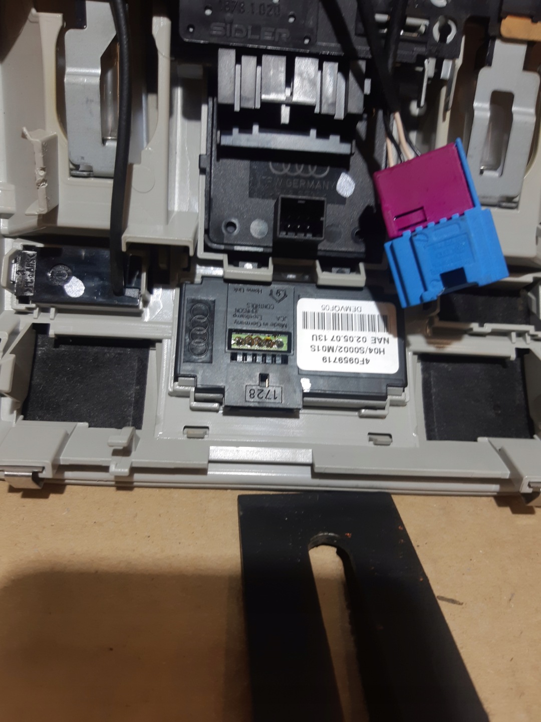AUDI Q7 4L light OSWIETLENIE cabs 4L0947135R