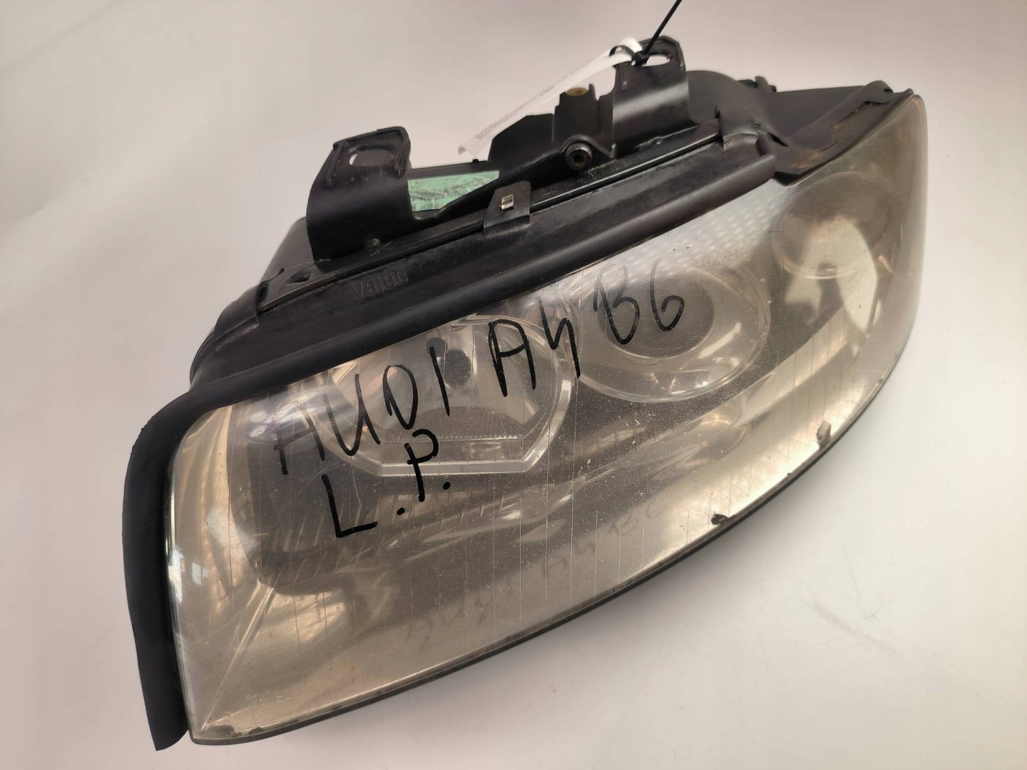 Licht links vorne EU 8E0941029C AUDI A4 B6