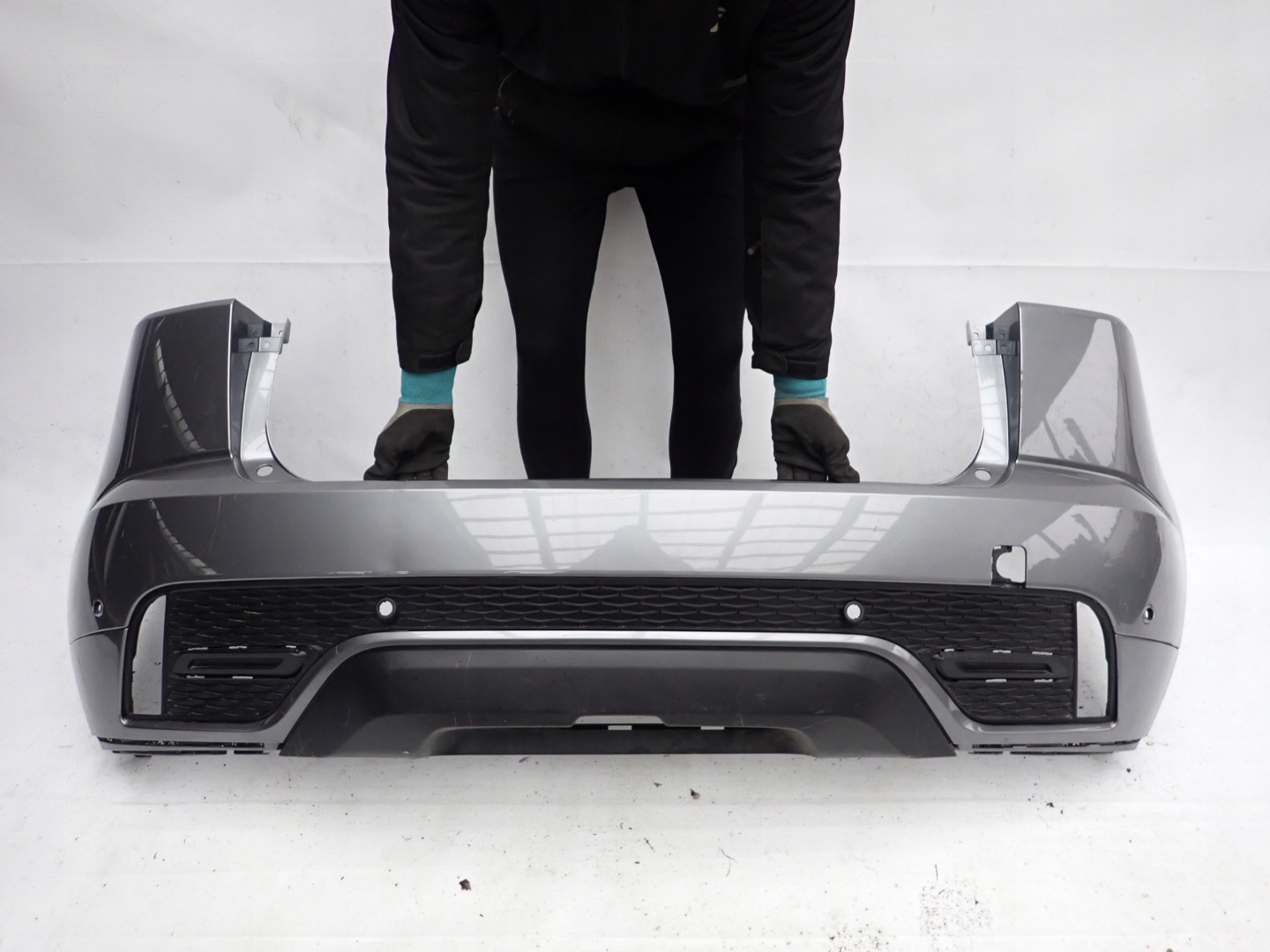 JAGUAR E PACE 17- bumper rear part rear PDC