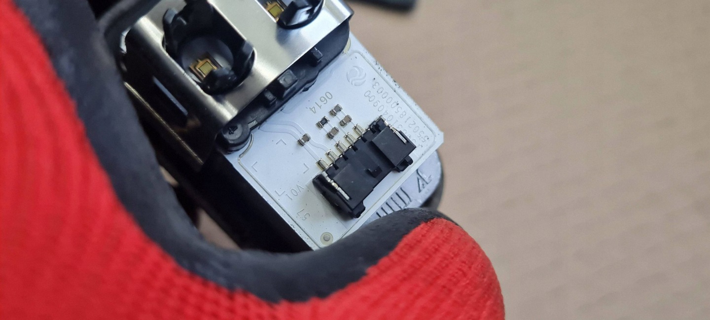 A5 8T S5 LIFT JEZ resistor, rheostat, regulator module lights right front 1305715178
