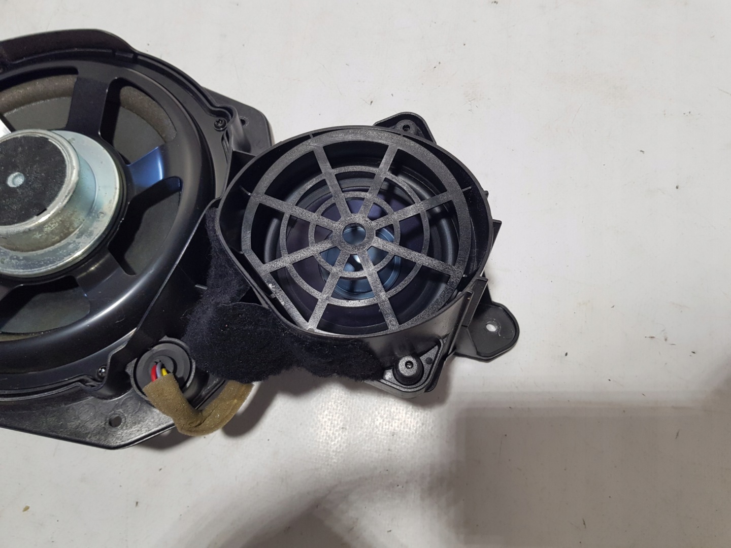 speaker left front MERCEDES W221 HARMAN KARDON LOGIC 7