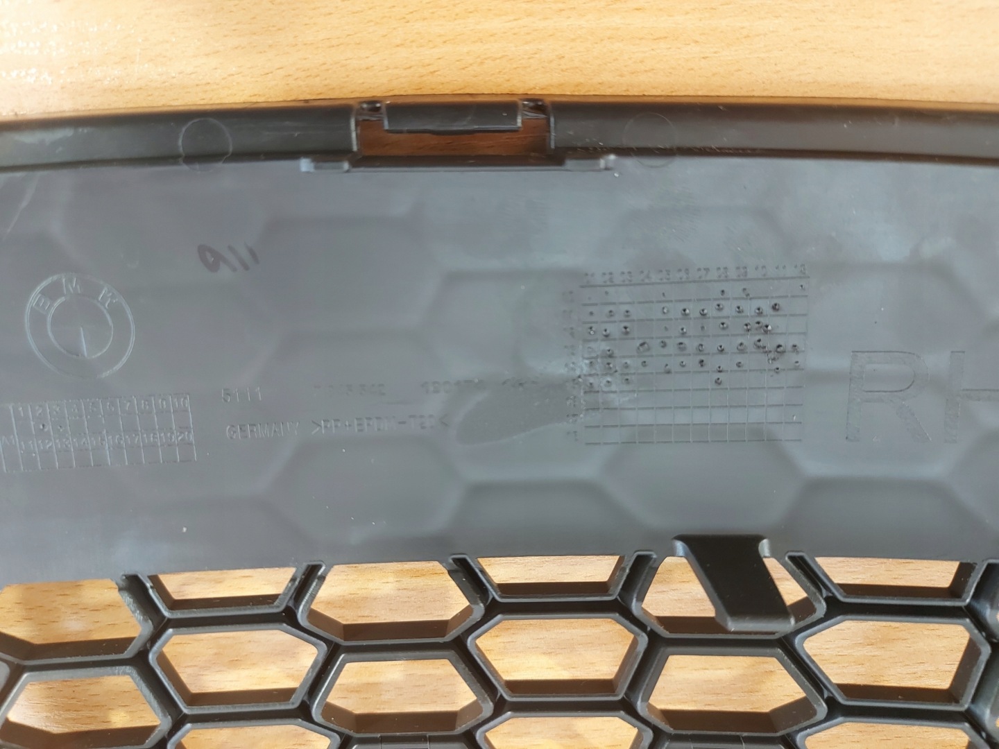 BMW X1 m-packet right grid of a bumper front 093