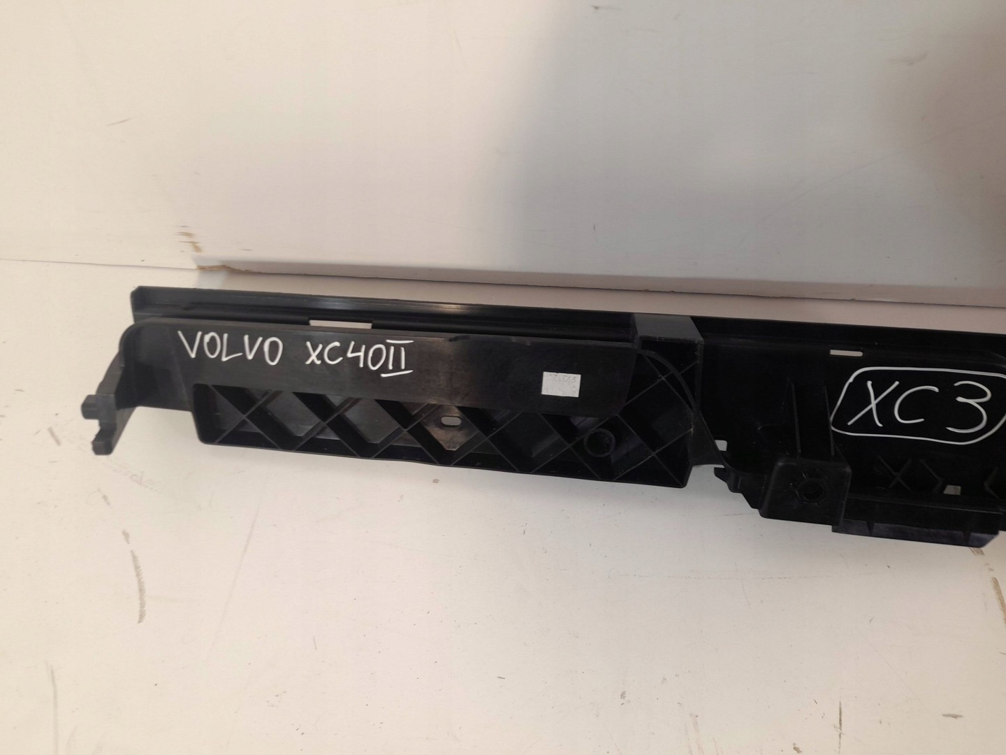 Volvo XC40 moulding boot left 32131207 (XC3)