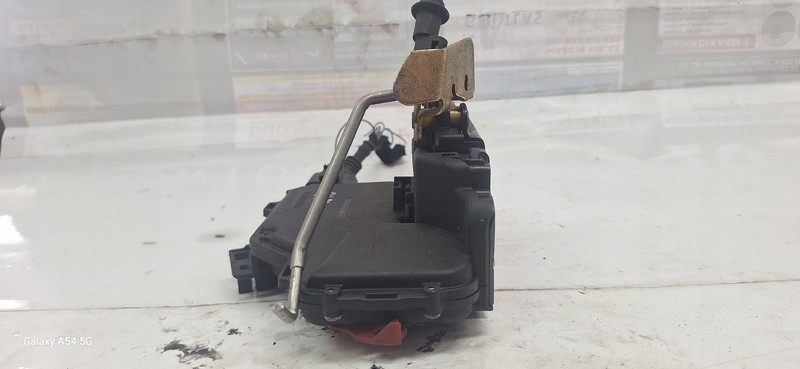 lock door AUDI A4 01- right rear part 4B0839016D