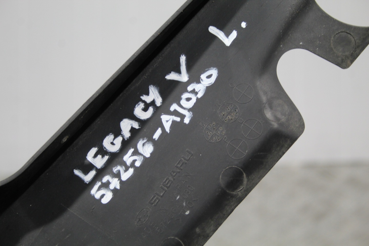 joint couverture aile gauche SUBARU LEGACY V 5