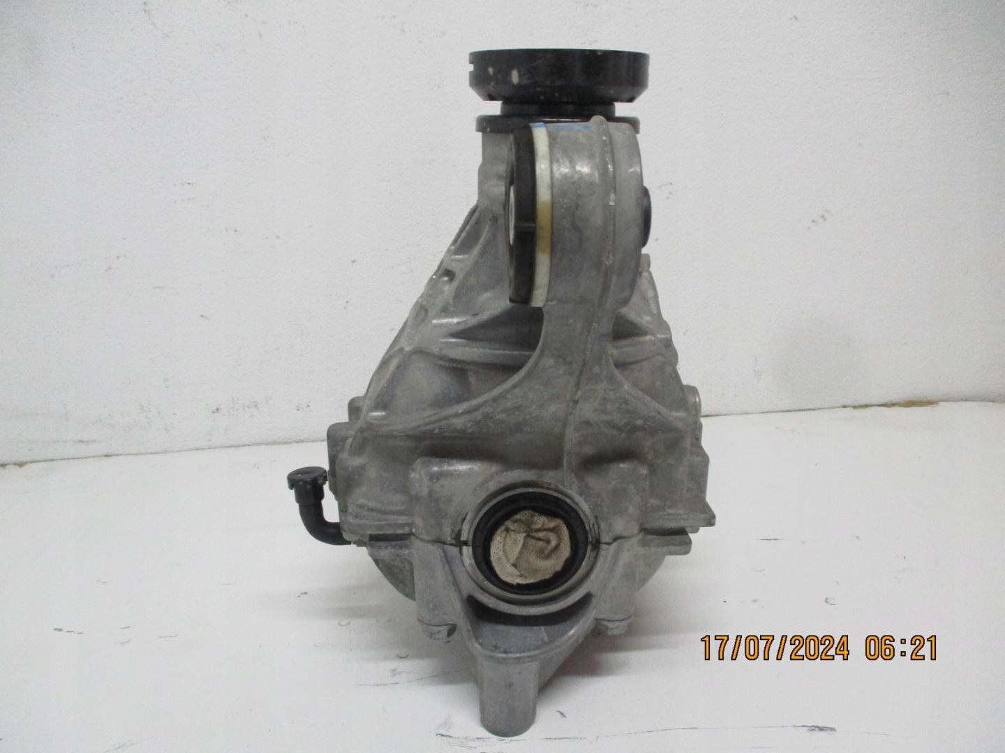 differential diff JAGUAR F PACE 2,0D 23r 3,23 HK83-4A213-FE rear part