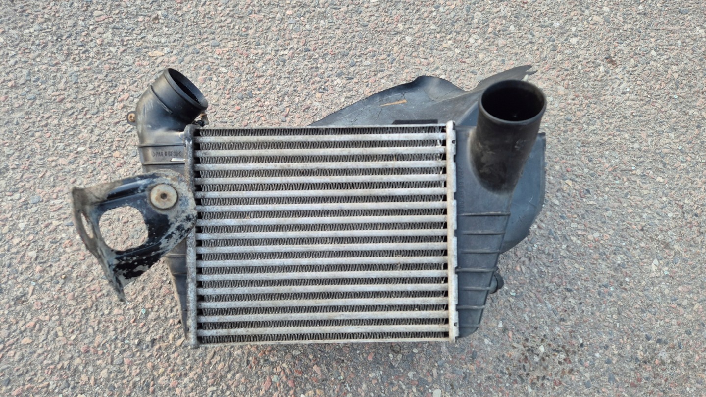 INTERCOOLER Kühler luft 4A0145805K AUDI A6 C4 100 C4 2.5 TDI