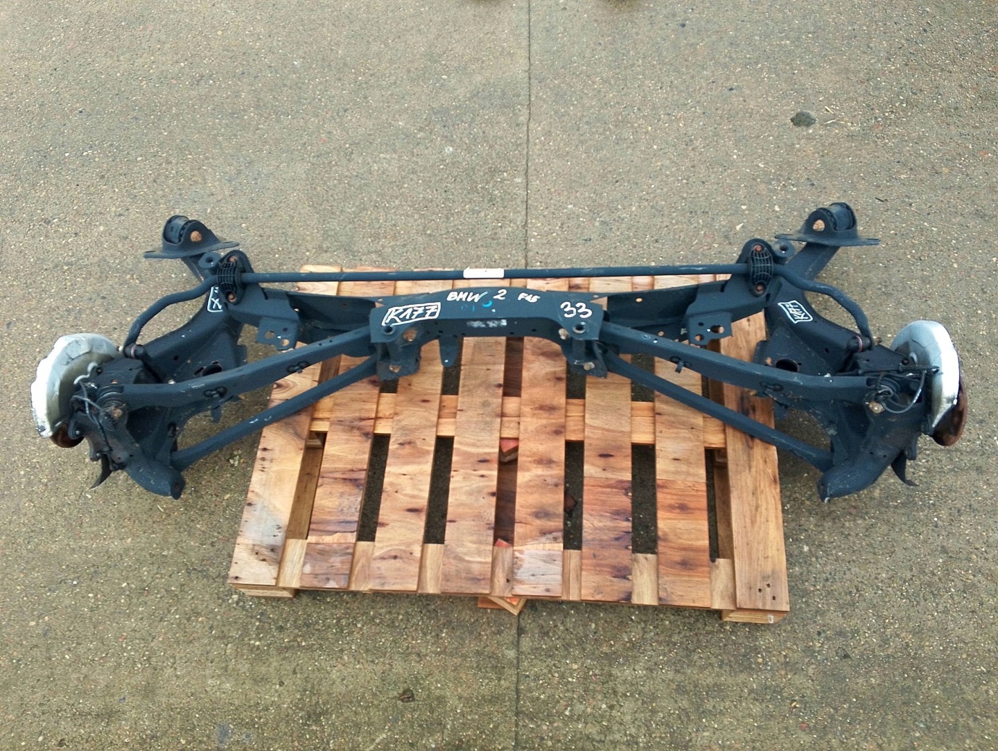 BMW 2 F45 Achsträger hinten (K177)