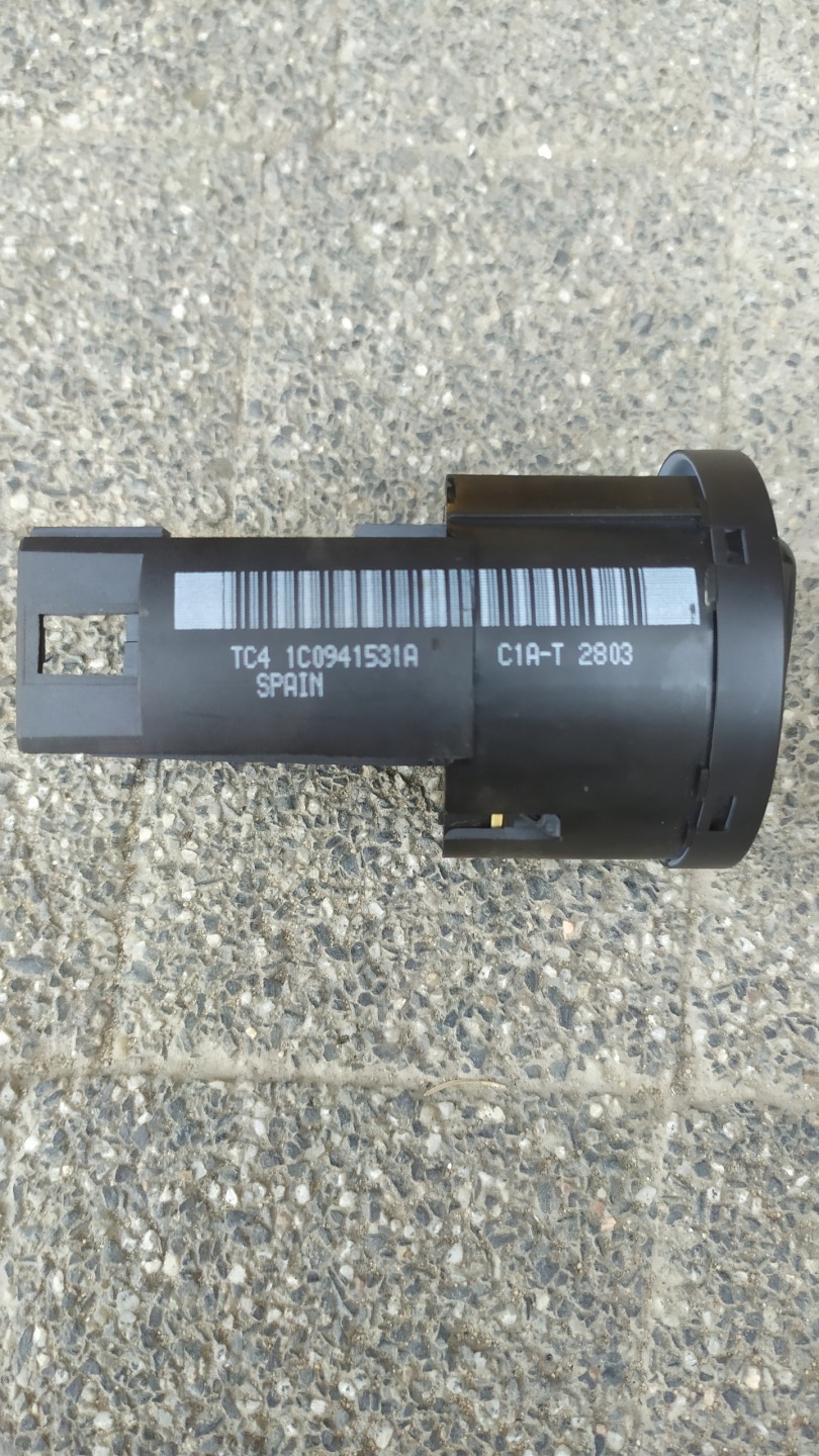 WLACNZIK luci VOLKSWAGEN PASSAT B5 1C0941531A
