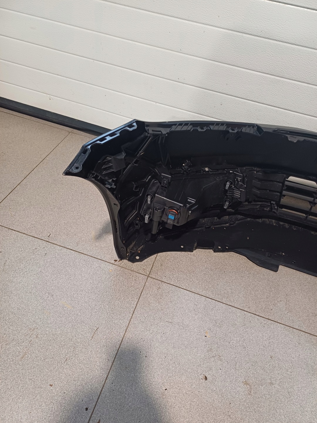 bumper front front VW TOURAN 5TA II 2 6 X PDC 2015R- 5TA 807221A-L