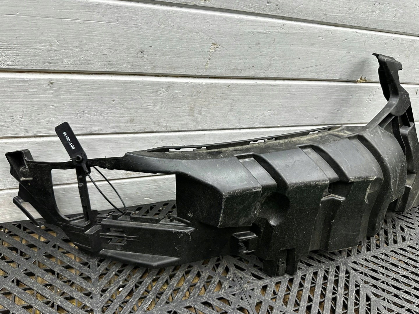 bumper bracket of the front BMW X3 G01 8081896