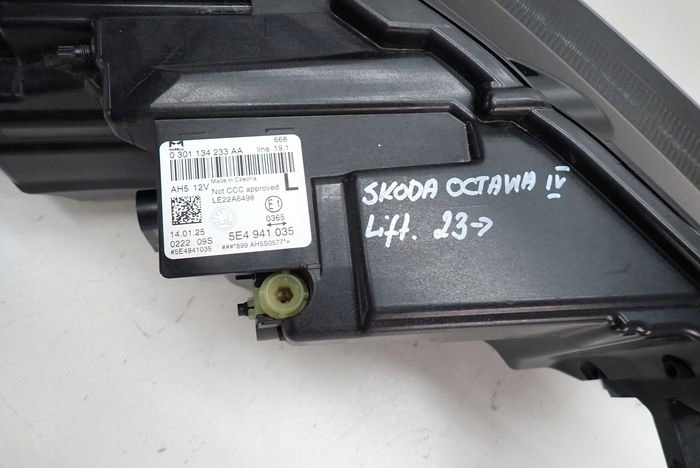 SKODA OCTAVIA IV CRYSTAL LIGHTING LIFT 23- reflektor left light left